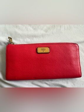 Vintage Fossil Red Leather Zip Wallet with Gold Plaque Accent Issue no. 1954